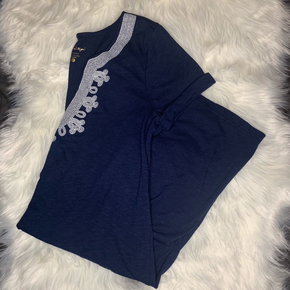 Lily Pulitzer Dress Tshirt material. Vneck - Picture 2 of 7